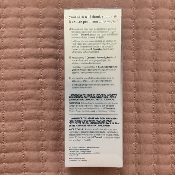 NWT it Cosmetics Heavenly Skin Brush - Picture 2 of 3